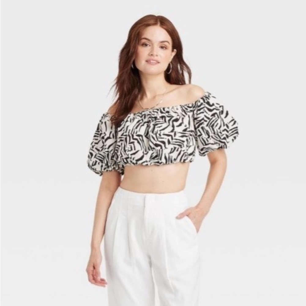 A New Day Black and White Puff Sleeve Crop Blouse